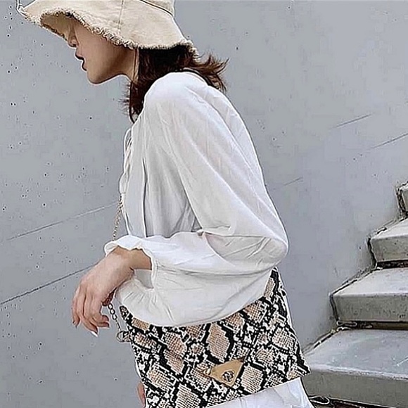 Gina Envelope Clutch/Crossbody - Picture 6 of 7